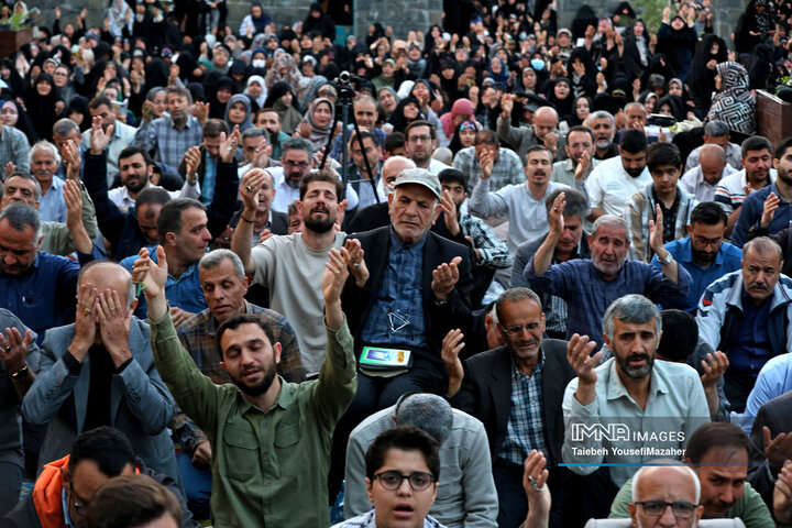 مراسم پرفیض دعای عرفه در همدان