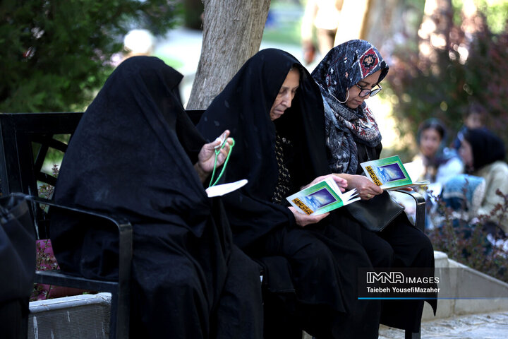 مراسم پرفیض دعای عرفه در همدان
