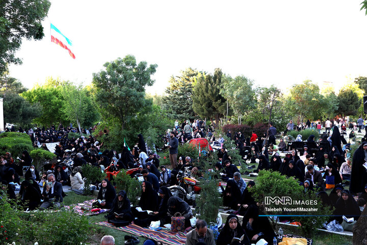 مراسم پرفیض دعای عرفه در همدان
