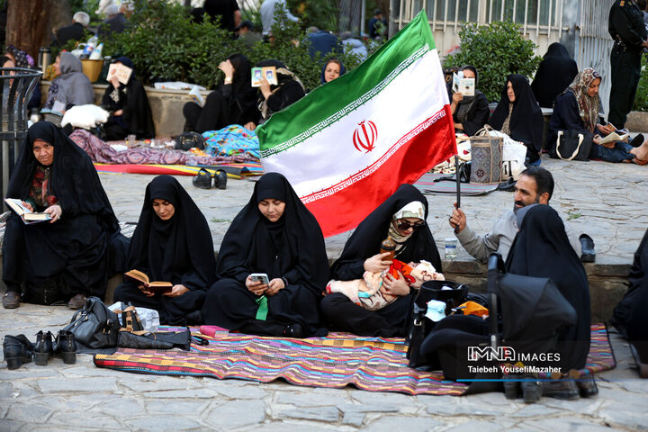 مراسم پرفیض دعای عرفه در همدان