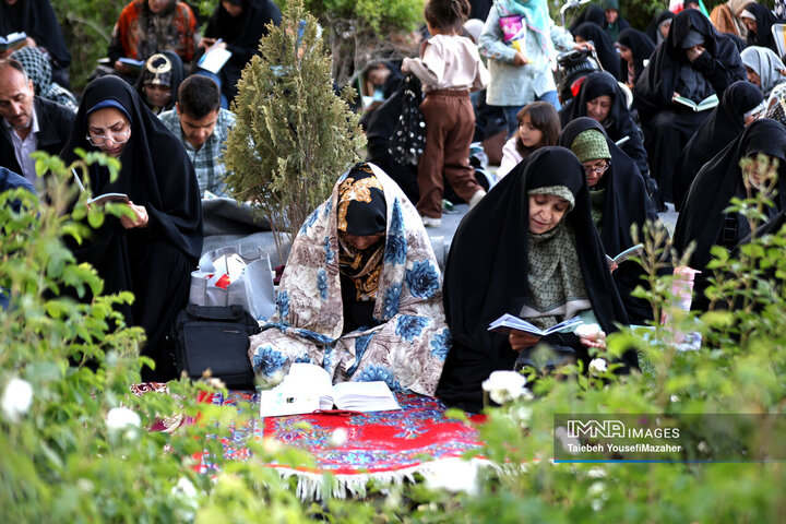 مراسم پرفیض دعای عرفه در همدان