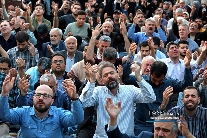 مراسم پرفیض دعای عرفه در همدان