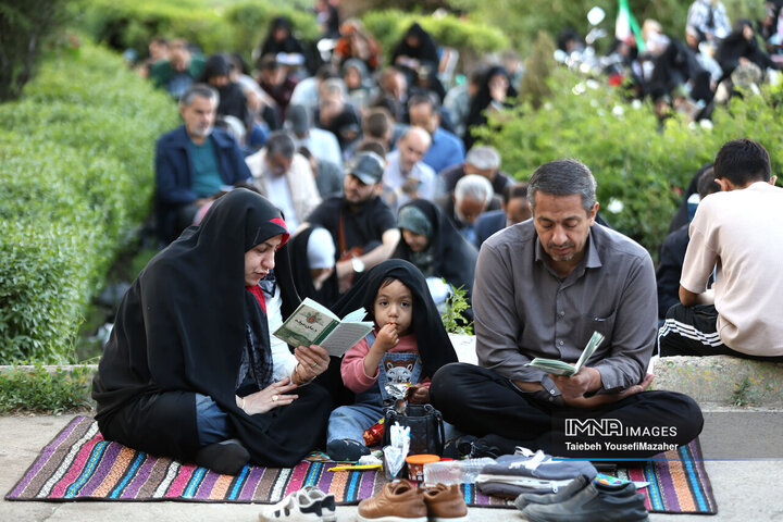 مراسم پرفیض دعای عرفه در همدان