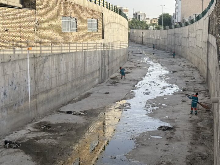 تداوم عملیات گسترده لایروبی و صیانت از حریم رودخانه اراک