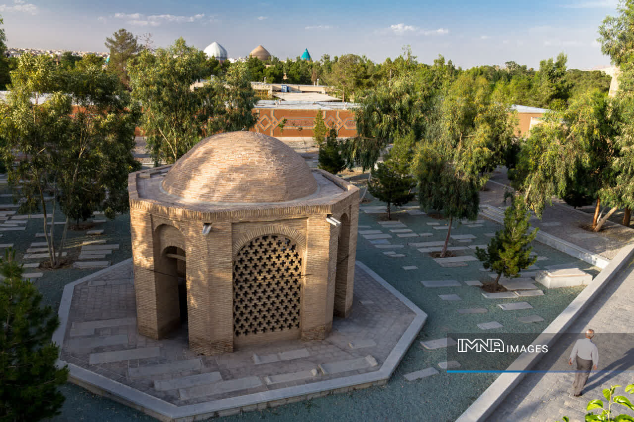 ۵۰ تکیه، ۱۰۰۰ سال تاریخ/ «تخت‌ فولاد» بی‌نظیر در معماری آرامگاهی ایران