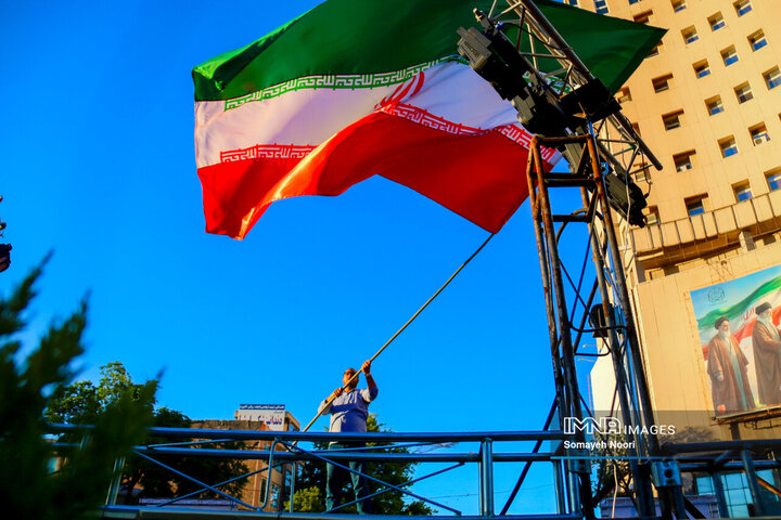 سمفونی افتخار؛ رقص پرچم در دستان کرمانشاهیان