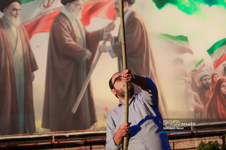 سمفونی افتخار؛ رقص پرچم در دستان کرمانشاهیان