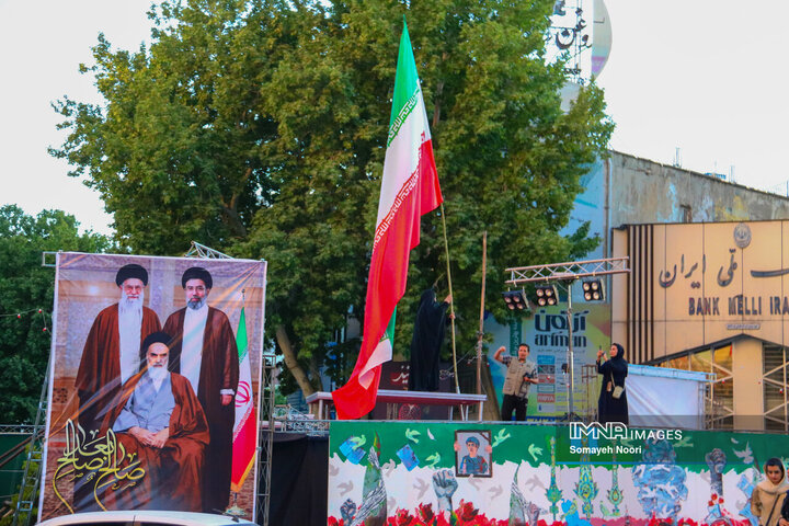 سمفونی افتخار؛ رقص پرچم در دستان کرمانشاهیان