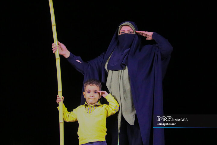 سمفونی افتخار؛ رقص پرچم در دستان کرمانشاهیان