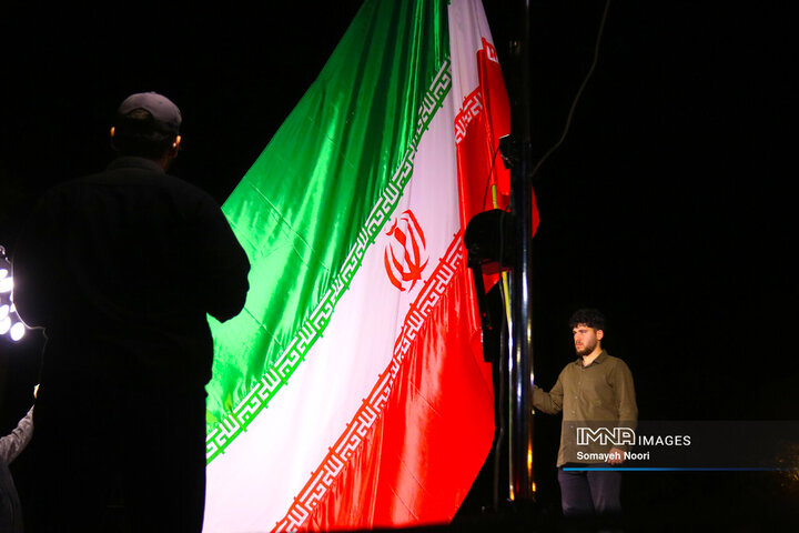 سمفونی افتخار؛ رقص پرچم در دستان کرمانشاهیان