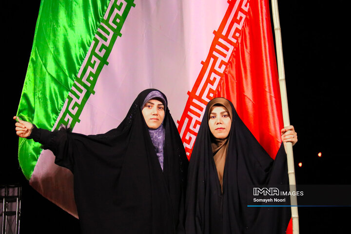 سمفونی افتخار؛ رقص پرچم در دستان کرمانشاهیان