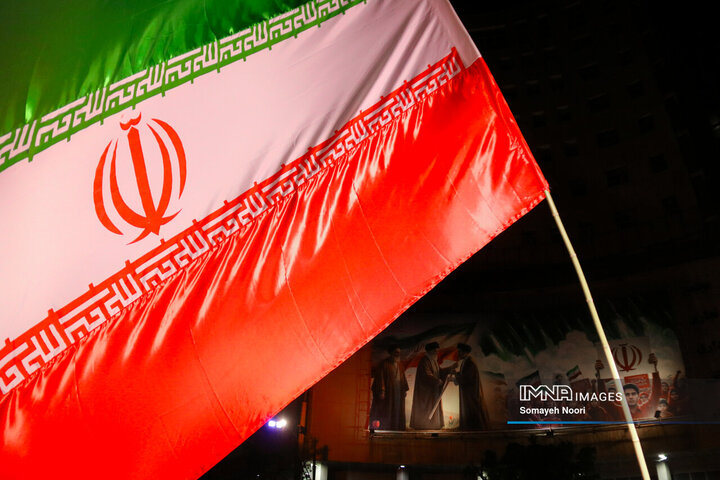 سمفونی افتخار؛ رقص پرچم در دستان کرمانشاهیان