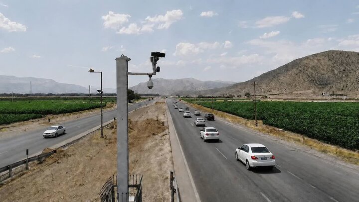 رشد ۸ درصدی ورود و خروج خودروها از محورهای فارس