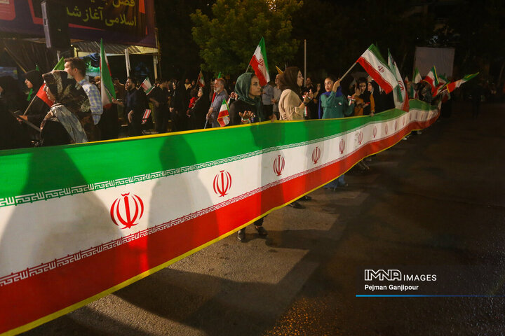 حماسه حضور مردم اصفهان - شب نودوسوم