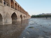 بازگشت زندگی به قلب اصفهان؛ وقتی زاینده‌رود دوباره زیر پای سی‌وسه‌پل نفس می‌کشد