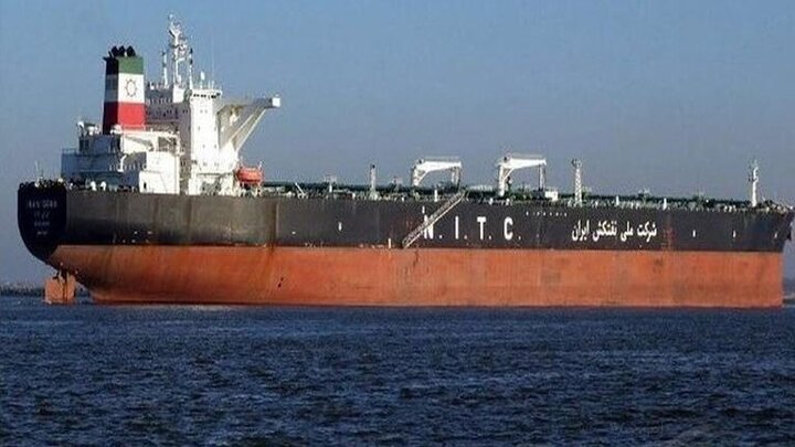 بارگیری نفت همچنان در خارگ ادامه دارد