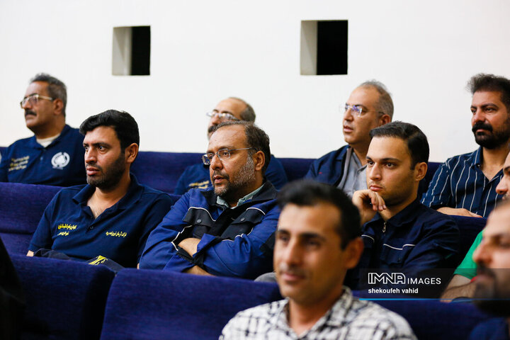 آیین پاسداشت تولید ۲۰ درصد انرژی خورشیدی در شهرداری اصفهان