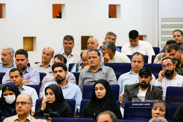 آیین پاسداشت تولید ۲۰ درصد انرژی خورشیدی در شهرداری اصفهان