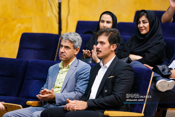 آیین پاسداشت تولید ۲۰ درصد انرژی خورشیدی در شهرداری اصفهان