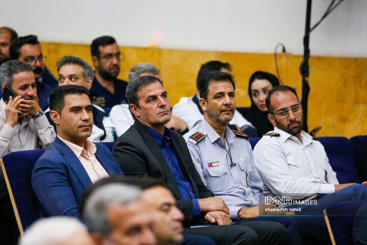 آیین پاسداشت تولید ۲۰ درصد انرژی خورشیدی در شهرداری اصفهان