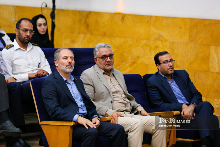 آیین پاسداشت تولید ۲۰ درصد انرژی خورشیدی در شهرداری اصفهان