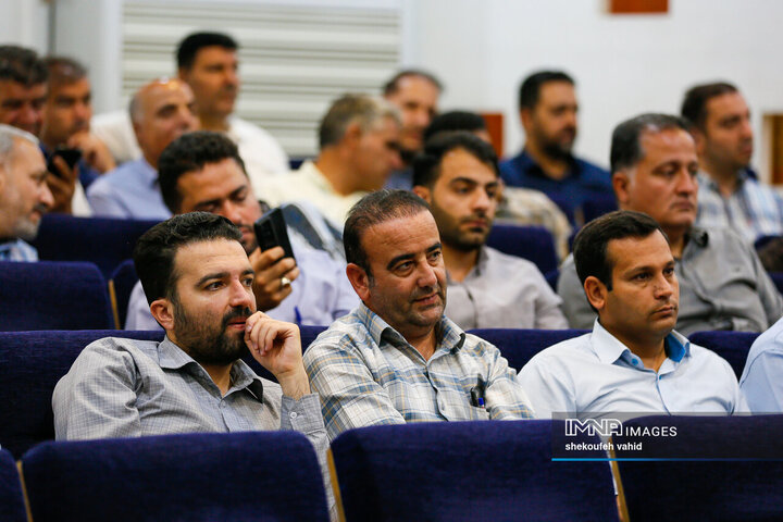 آیین پاسداشت تولید ۲۰ درصد انرژی خورشیدی در شهرداری اصفهان