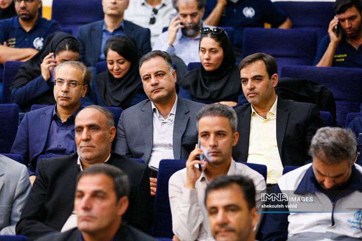 آیین پاسداشت تولید ۲۰ درصد انرژی خورشیدی در شهرداری اصفهان