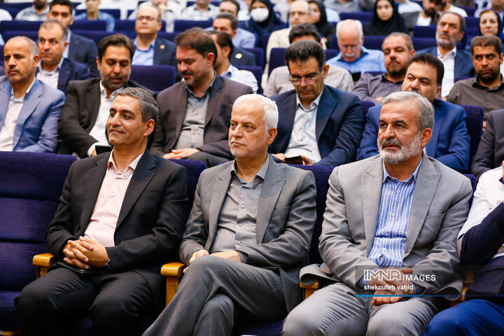 آیین پاسداشت تولید ۲۰ درصد انرژی خورشیدی در شهرداری اصفهان