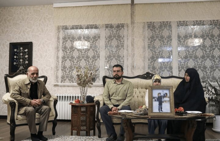 دیدار فرمانده قرارگاه خاتم با خانواده شهیدان نصیرزاده و درهباغی