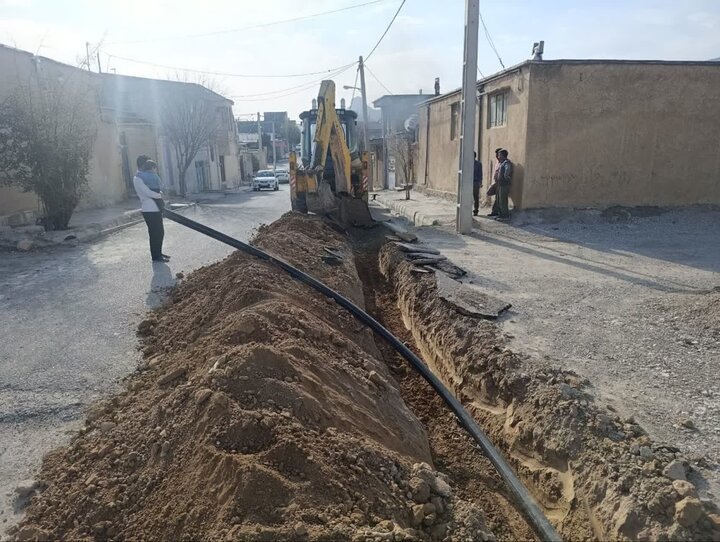 رفع تنش آبی در ۱۰ روستای شهرستان چوار با توسعه ۱۵ هزار متر شبکه توزیع و خطوط انتقال
