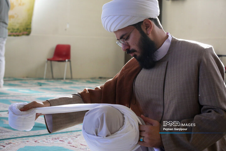 مراسم عمامه گذاری طلاب حوزه علمیه استان اصفهان