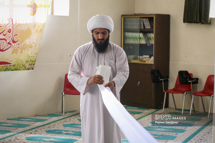 مراسم عمامه گذاری طلاب حوزه علمیه استان اصفهان