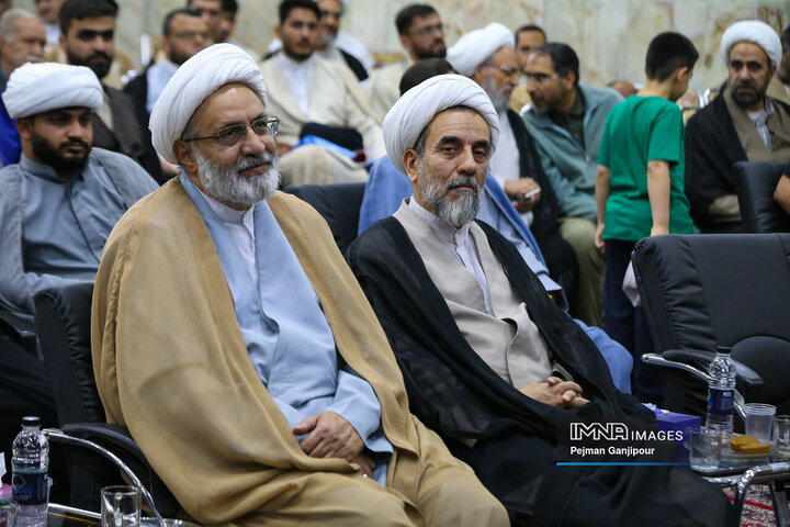 مراسم عمامه گذاری طلاب حوزه علمیه استان اصفهان
