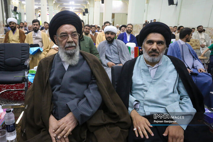 مراسم عمامه گذاری طلاب حوزه علمیه استان اصفهان