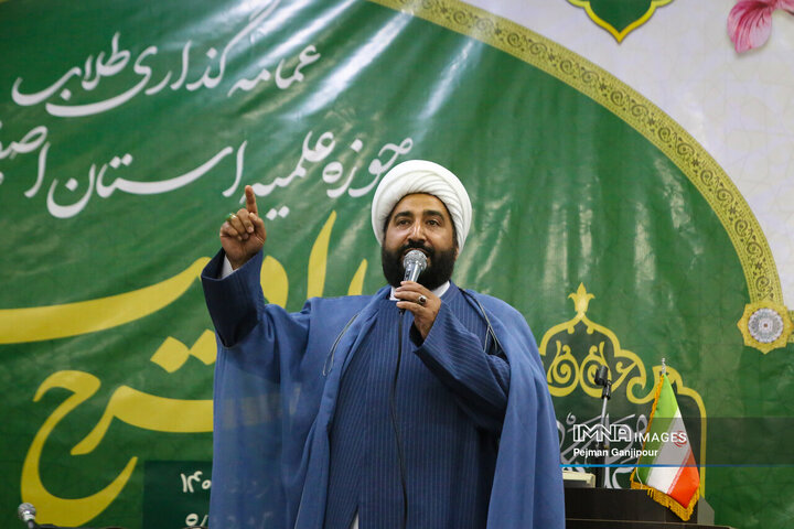 مراسم عمامه گذاری طلاب حوزه علمیه استان اصفهان