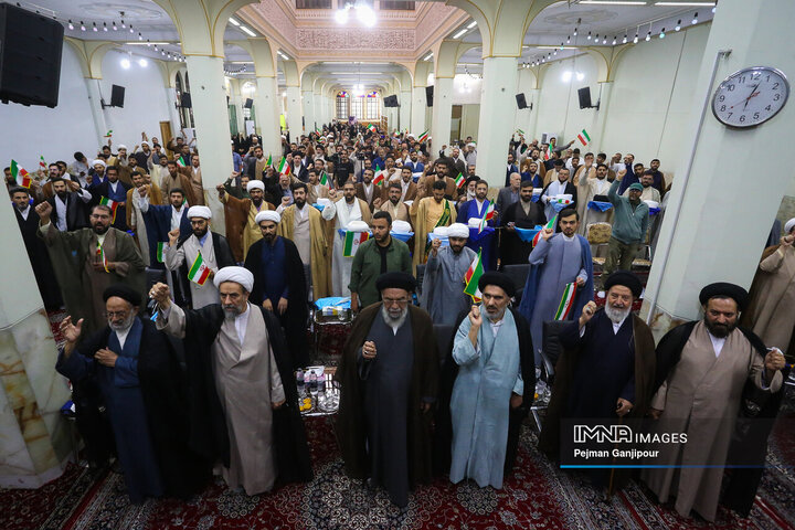 مراسم عمامه گذاری طلاب حوزه علمیه استان اصفهان