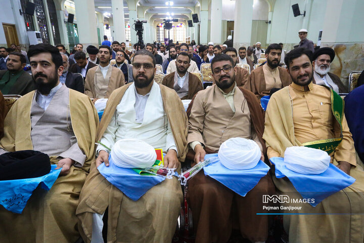 مراسم عمامه گذاری طلاب حوزه علمیه استان اصفهان