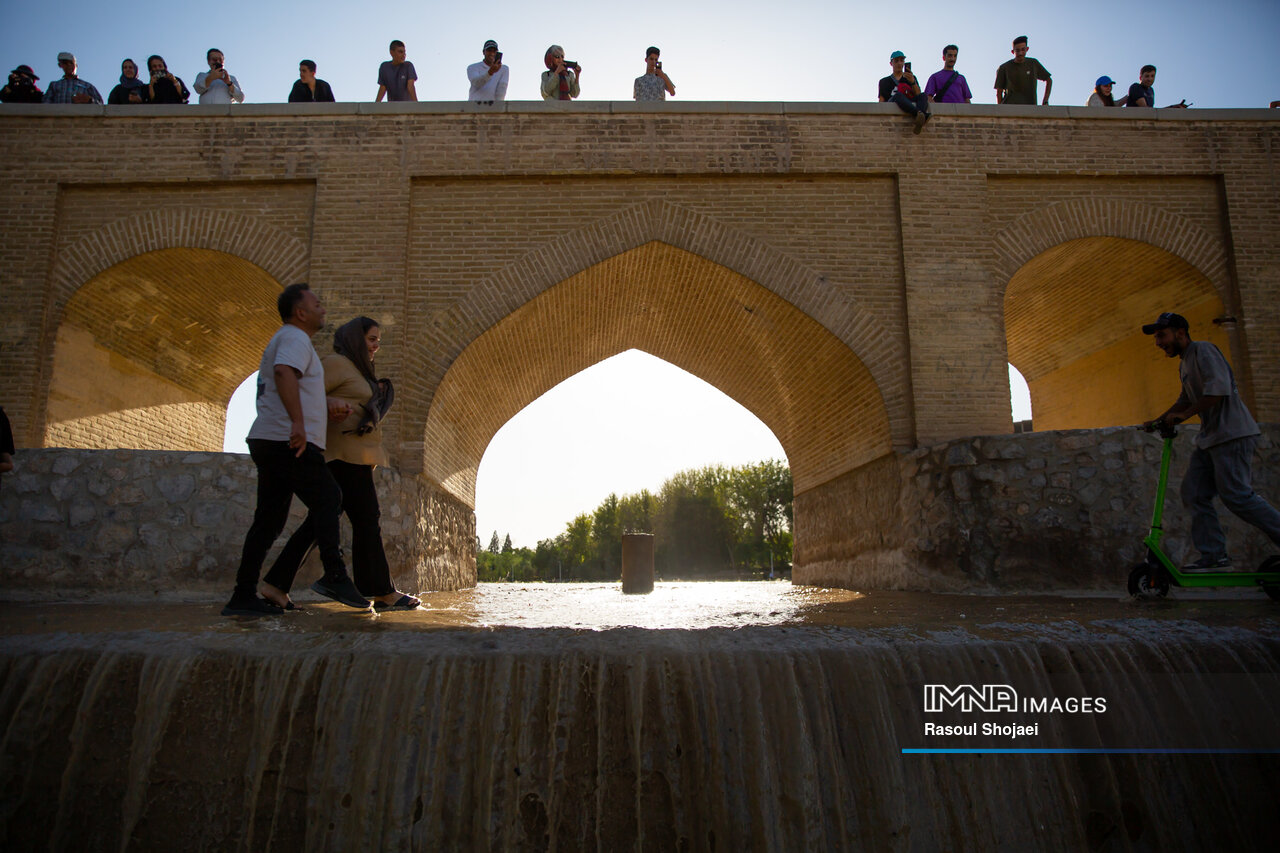 زاینده رود تا چه زمانی جاری است؟