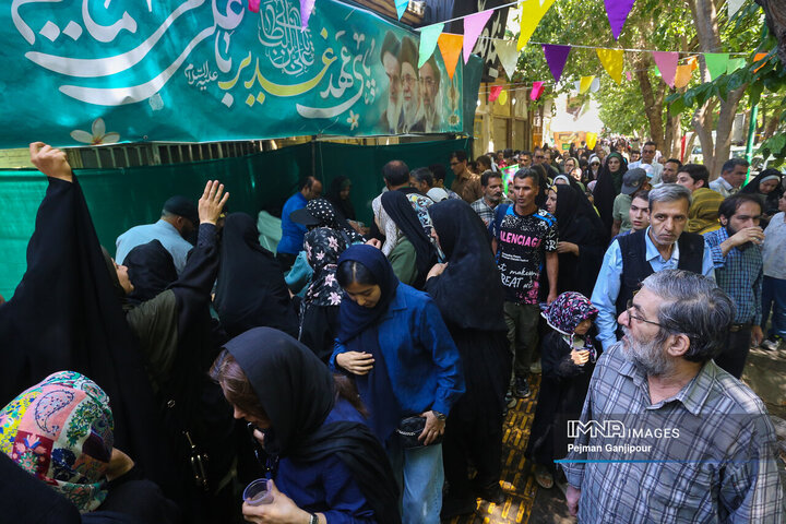 مهمانی کیلومتری عید غدیر - اصفهان