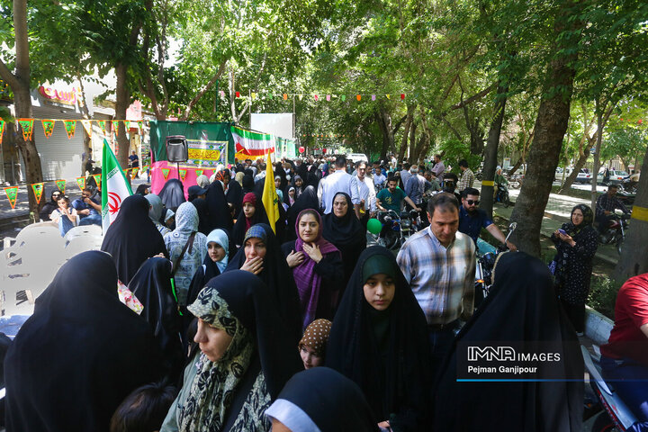 مهمانی کیلومتری عید غدیر - اصفهان