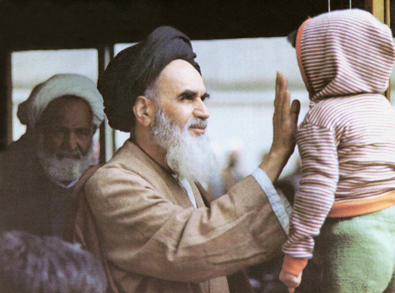 میراث ماندگار؛ چگونه «مکتب امام خمینی» هویت‌بخش نسل امروز شد؟