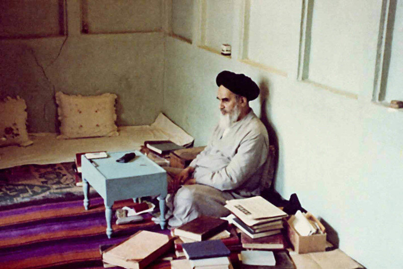 میراث ماندگار؛ چگونه «مکتب امام خمینی» هویت‌بخش نسل امروز شد؟