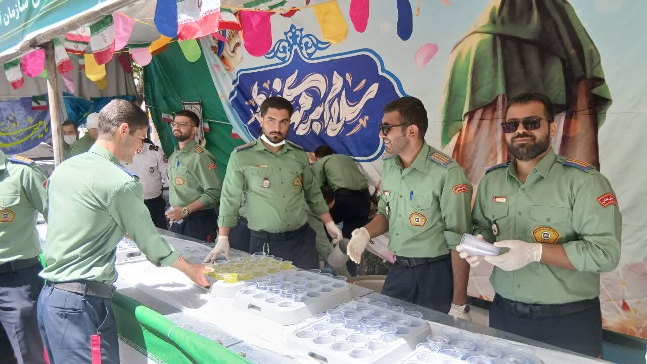 پیوند ناگسستنی آتش‌نشانان با مردم، این بار در دل خیابان‌ها رقم می‌خورد