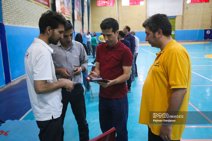 مسابقات دارت کارکنان شهرداری اصفهان