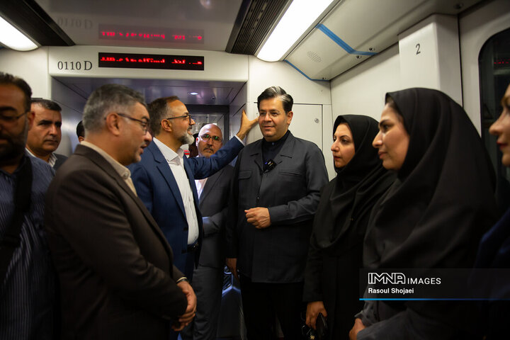 بازدید مدیرکل محیط زیست از خطوط یک و دو مترو اصفهان