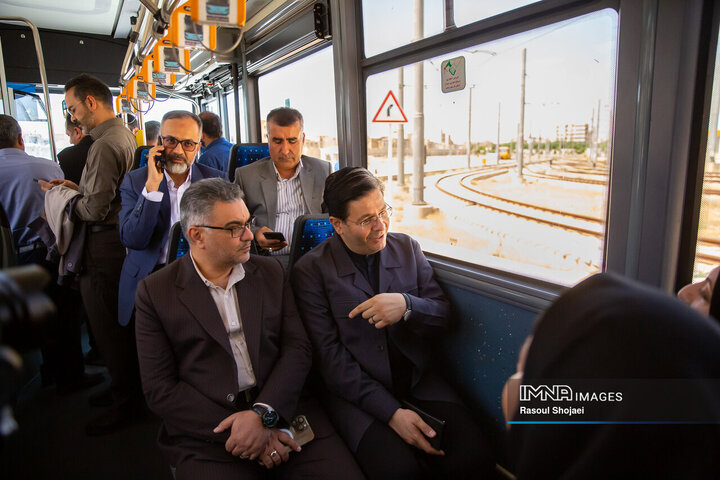 بازدید مدیرکل محیط زیست از خطوط یک و دو مترو اصفهان
