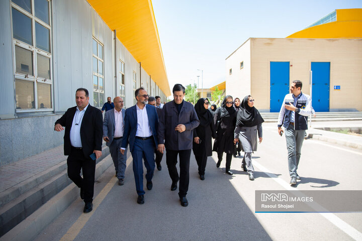 بازدید مدیرکل محیط زیست از خطوط یک و دو مترو اصفهان