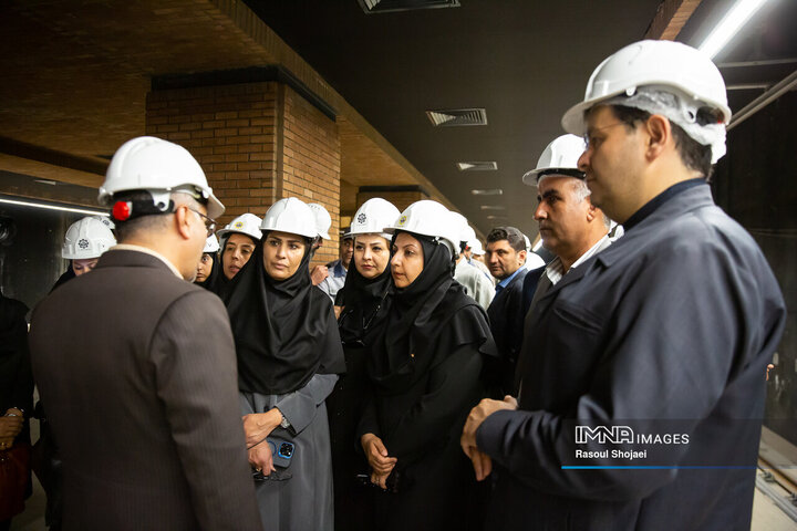 بازدید مدیرکل محیط زیست از خطوط یک و دو مترو اصفهان