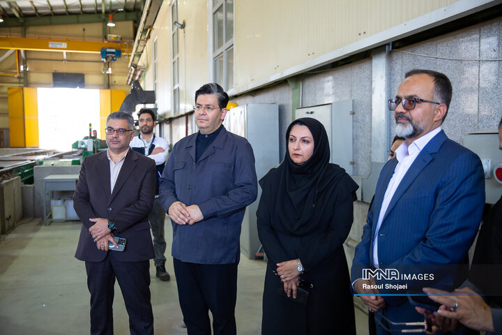 بازدید مدیرکل محیط زیست از خطوط یک و دو مترو اصفهان