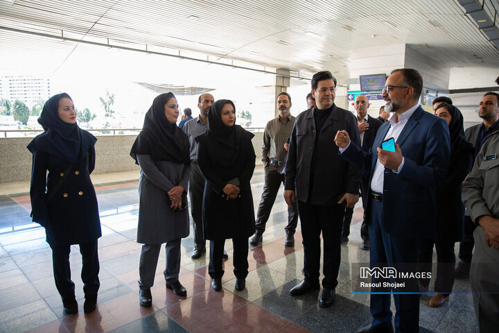 بازدید مدیرکل محیط زیست از خطوط یک و دو مترو اصفهان